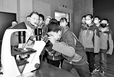 https://epaper.gmw.cn/gmrb/images/2022-04/12/15/res1503_attpic_brief.jpg